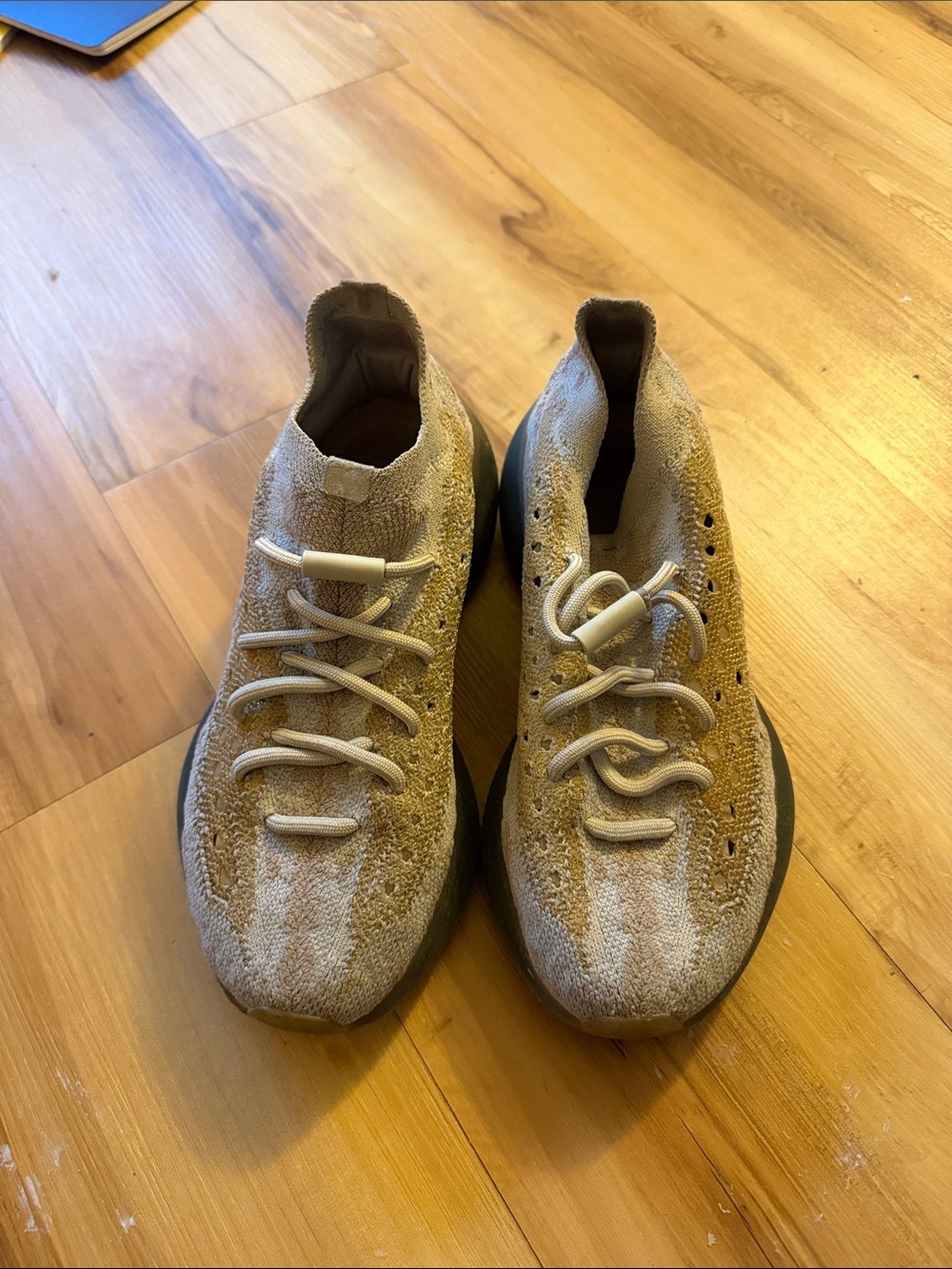 Yeezy  Knit Sneakers in Tan and Cream kids 5.5 women’s 6.5
